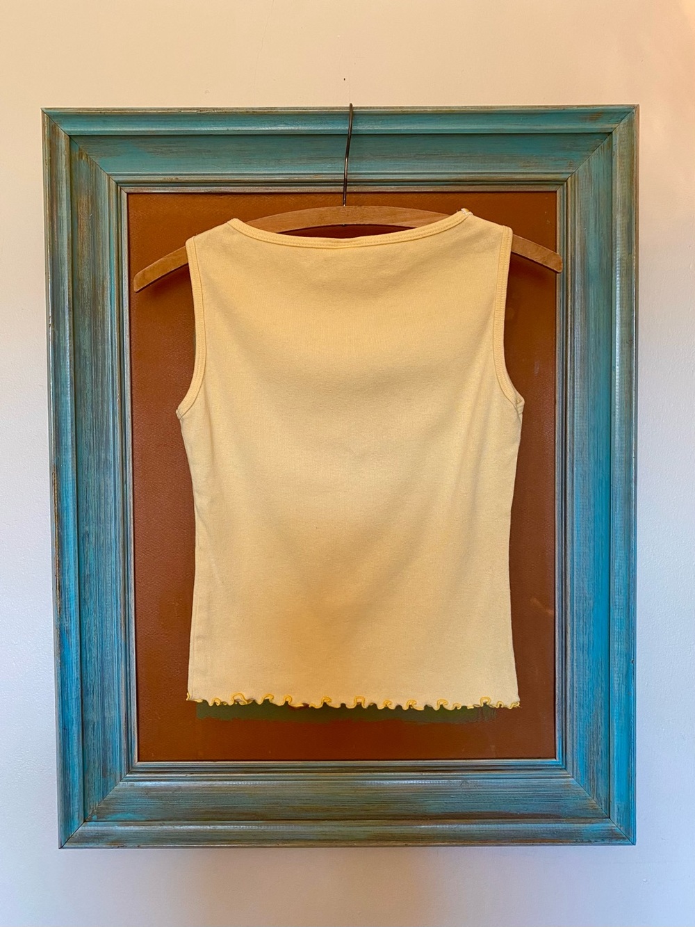 🌼 Yellow Daisy Chain 90s Tank Top - Picture 2 of 6